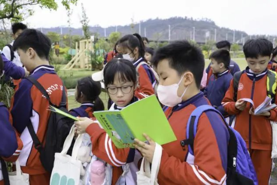 澳门学生植树活动2.jpg