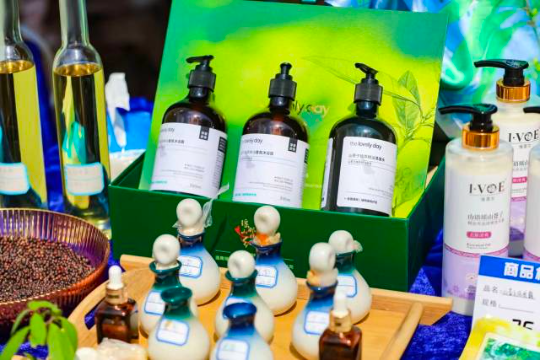 连南企业生产的山苍子洗护用品